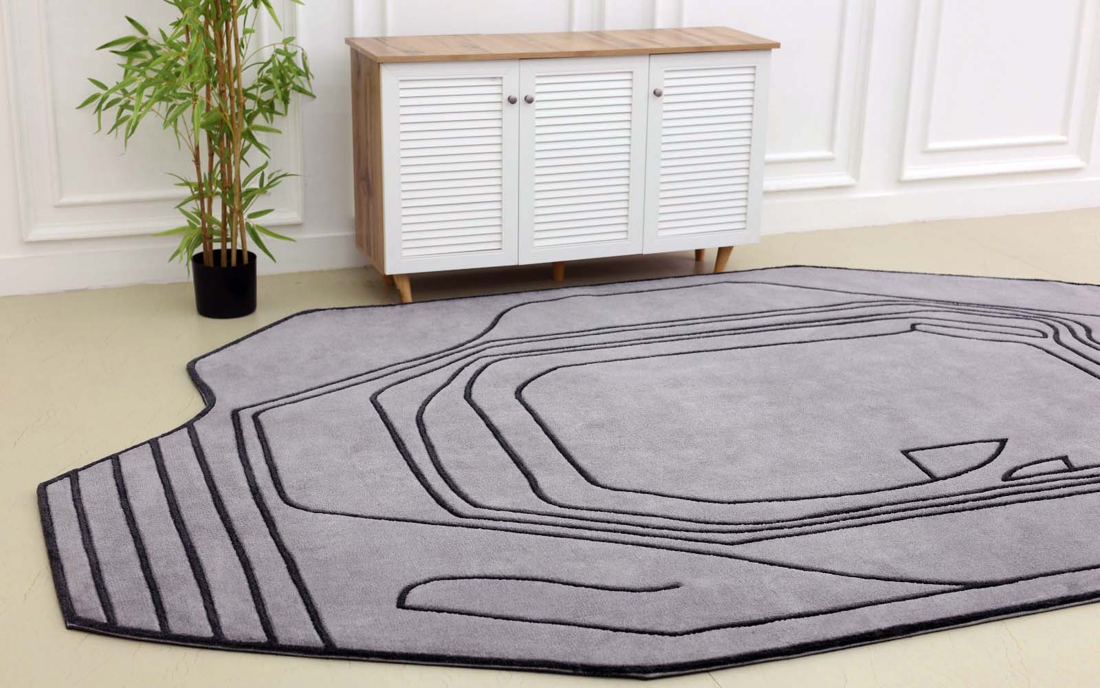 The Bare Essentials : Crafting Minimalist Spaces with Adaptable Rugs